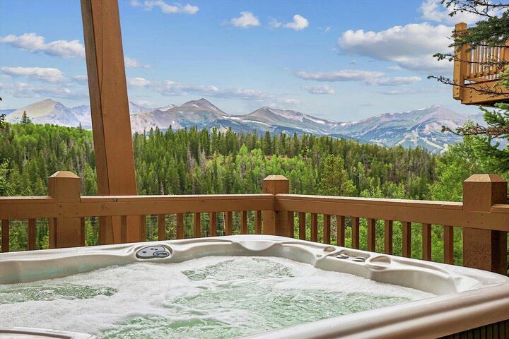 Balcony with Hot Tub