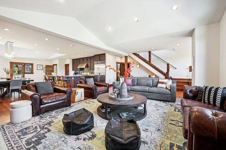 5 Bdrm 4.5 Bath HT - Living Area
