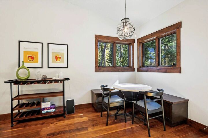 5 Bdrm 4.5 Bath HT - Dining Area