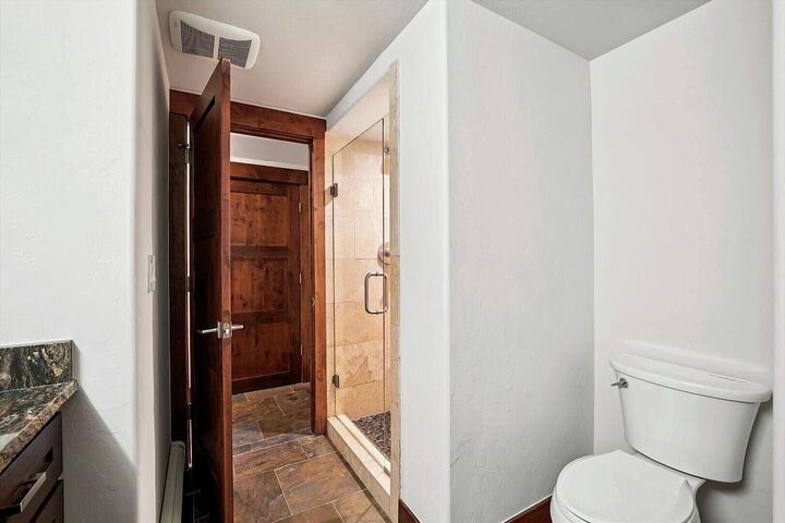 5 Bdrm 4.5 Bath HT - Bathroom