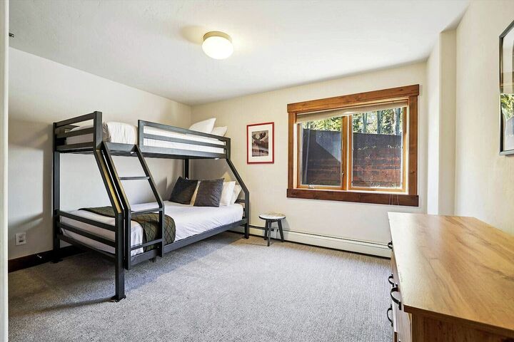 5 Bdrm 4.5 Bath HT - Bedroom