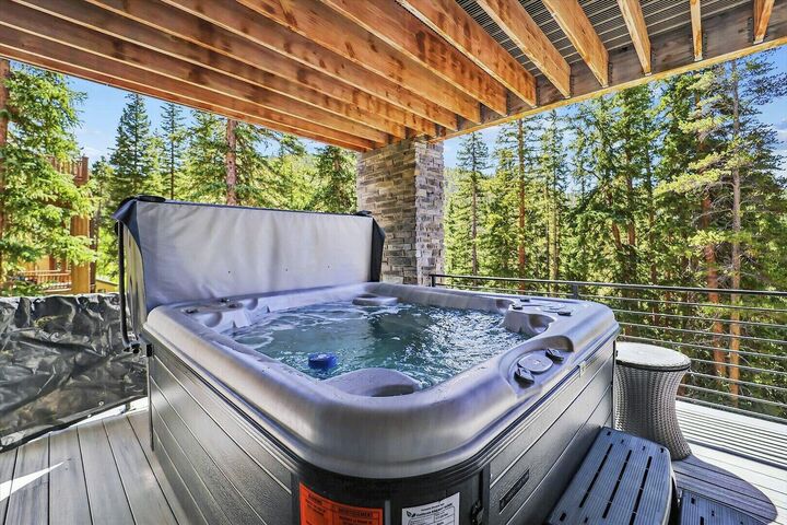 Balcony with Hot Tub