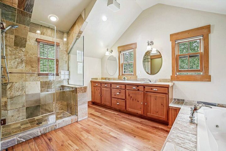 Master Ensuite Bathroom