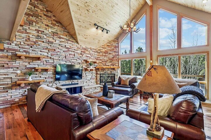 4 Bdrm 4.5 Bath HT - Living Area