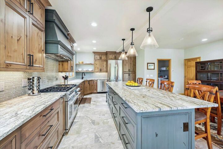 5 Bdrm 5 Bath HT - Kitchen