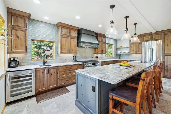 5 Bdrm 5 Bath HT - Kitchen