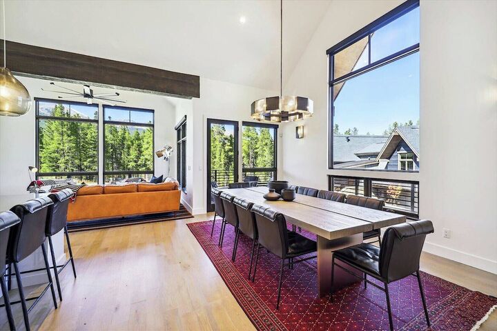 4 Bdrm 4.5 Bath HT - Dining Area