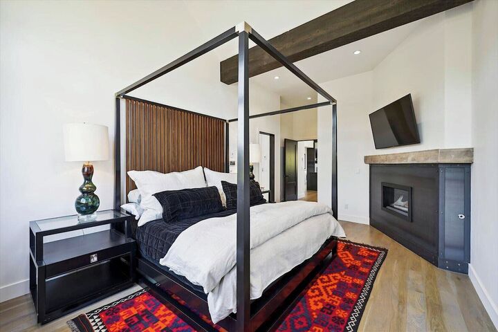 4 Bdrm 4.5 Bath HT - Master Bedroom