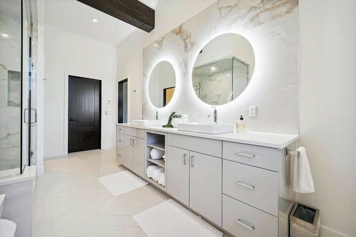 4 Bdrm 4.5 Bath HT - Master Ensuite Bathroom