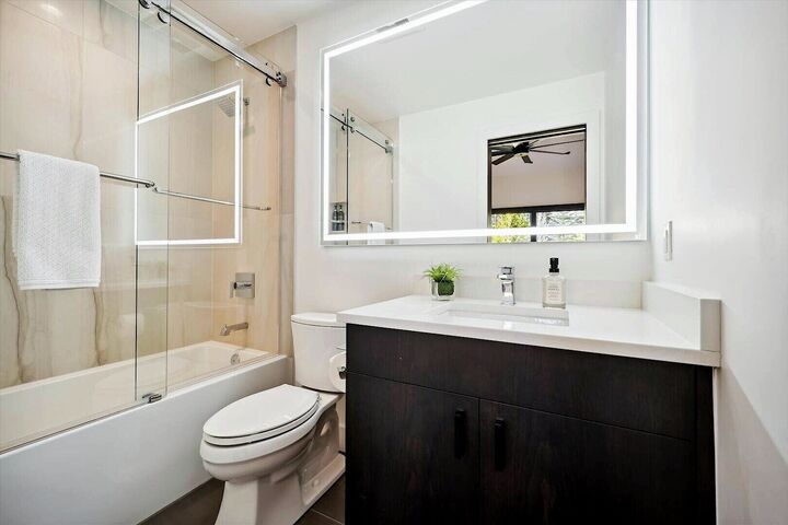 4 Bdrm 4.5 Bath HT - Ensuite Bathroom