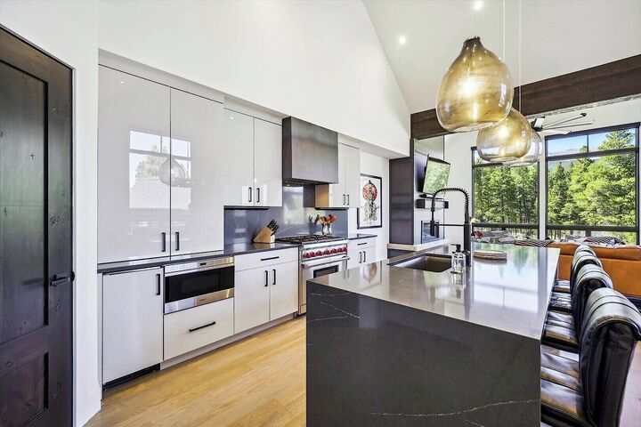 4 Bdrm 4.5 Bath HT - Kitchen