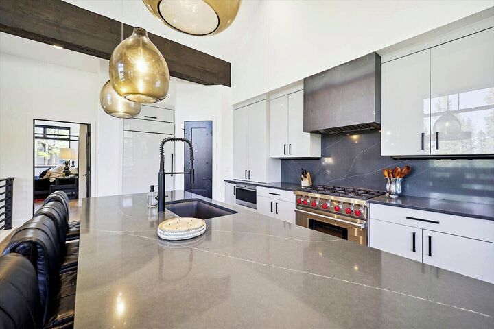 4 Bdrm 4.5 Bath HT - Kitchen