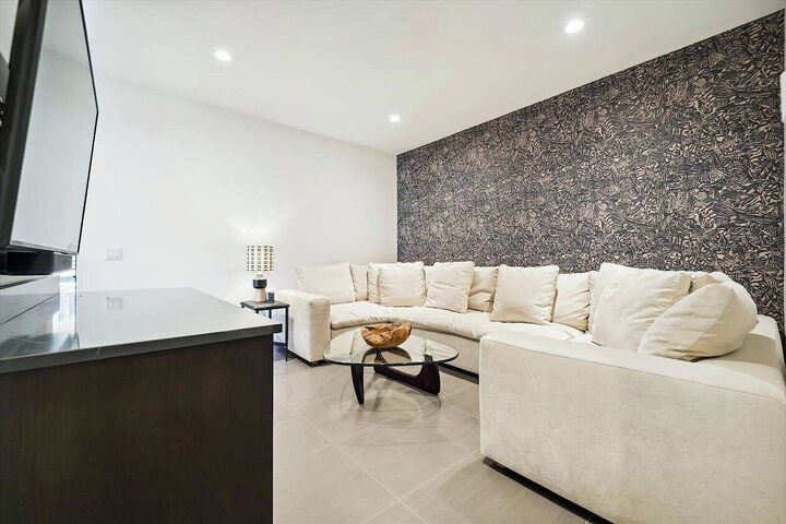 4 Bdrm 4.5 Bath HT - Den