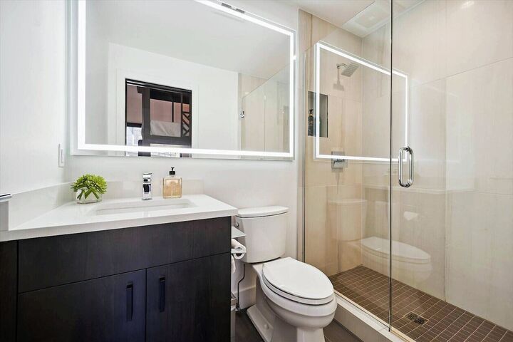 4 Bdrm 4.5 Bath HT - Ensuite Bathroom