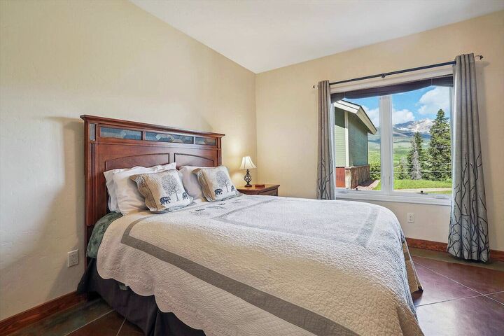 5 Bdrm 3.5 Bath HT - Bedroom
