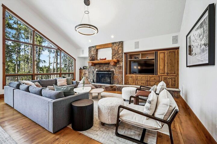 5 Bdrm 5.5 Bath HT - Living Area