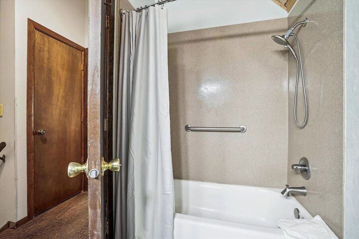 Master Ensuite Bathroom