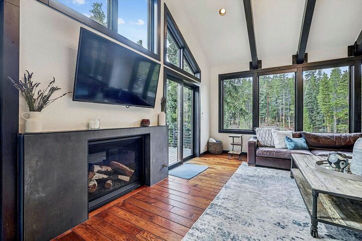 5 Bdrm 4 Bath HT - Living Area