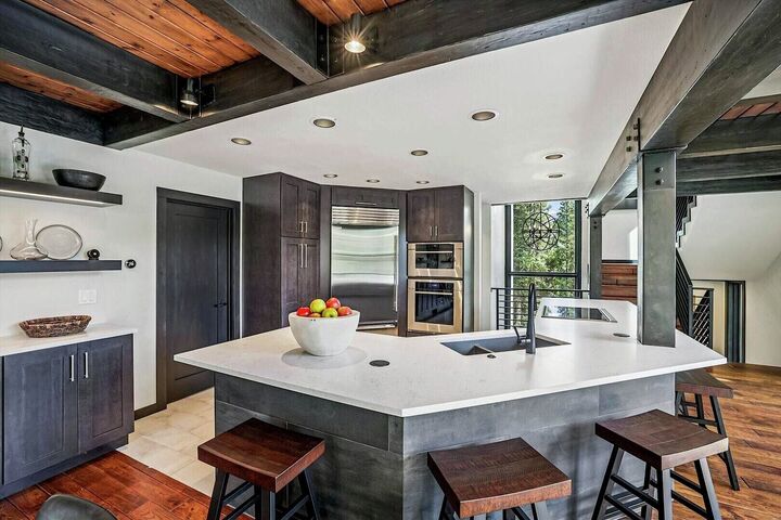 5 Bdrm 4 Bath HT - Kitchen