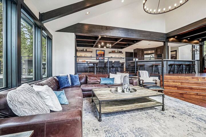 5 Bdrm 4 Bath HT - Living Area