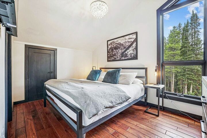 5 Bdrm 4 Bath HT - Bedroom