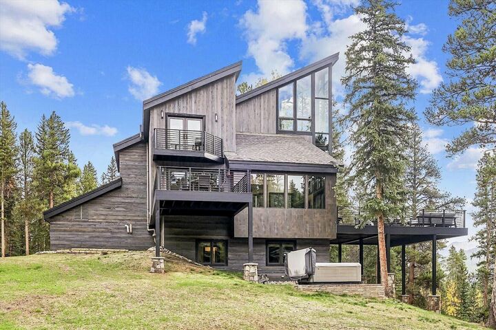 Summit Solitude Estate