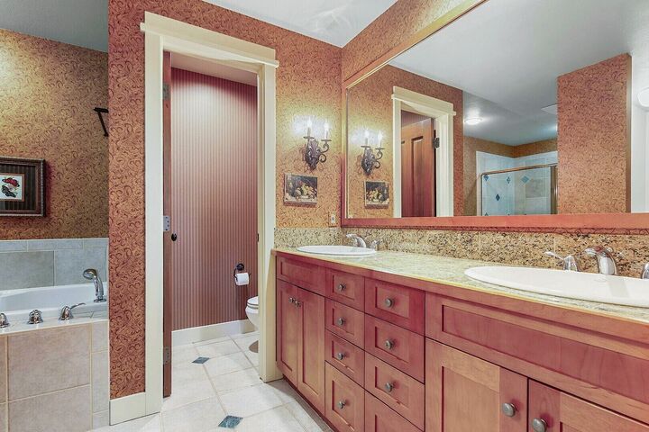 Master Ensuite Bathroom