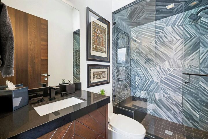 4 Bdrm 5.5 Bath HT - Bathroom