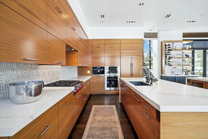4 Bdrm 5.5 Bath HT - Kitchen