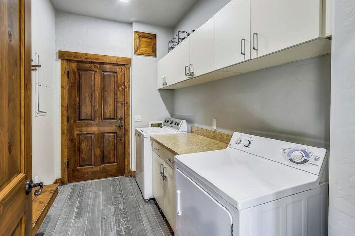 #305 - Laundry Room