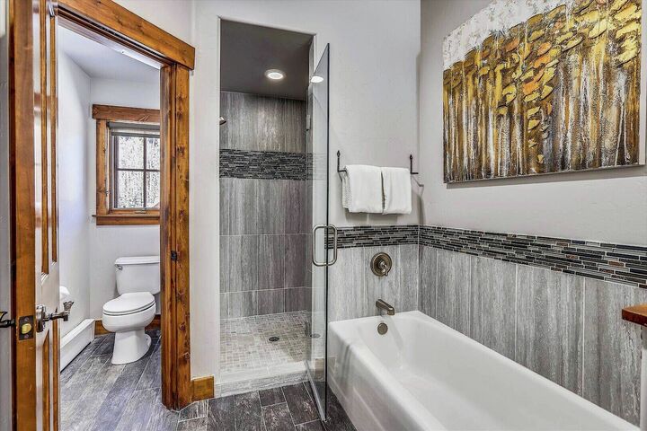 #305 - Master Ensuite Bathroom