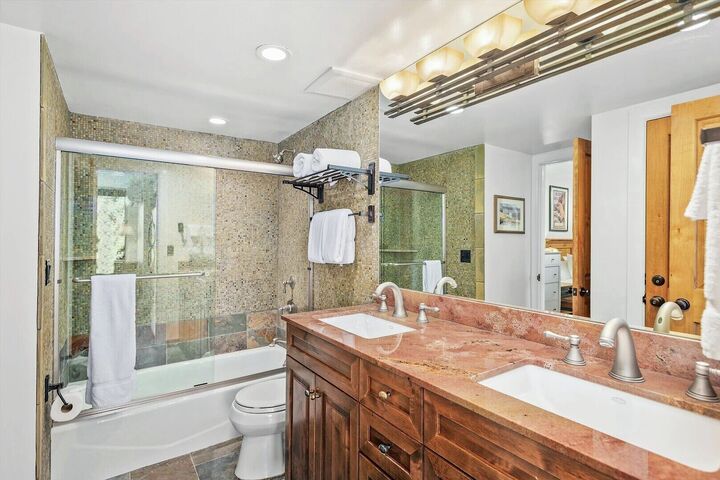 #A101 - Ensuite Bathroom