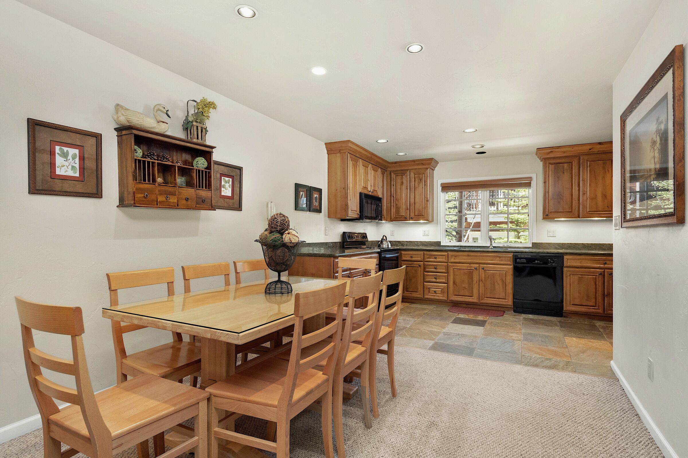 Dining Room & Kitchen