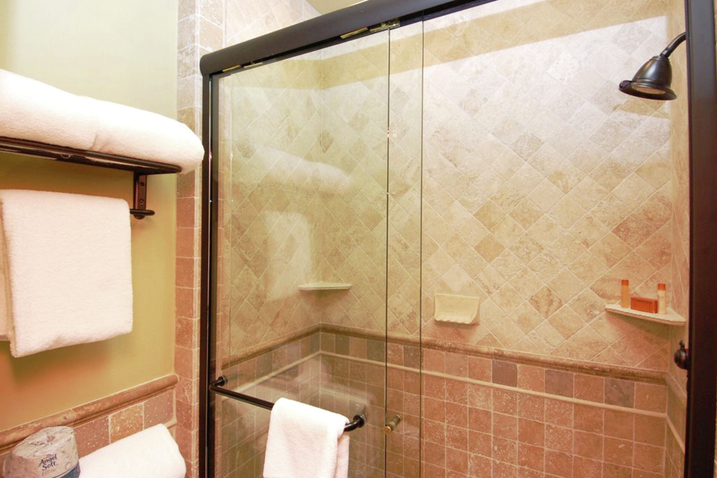 Deluxe Room Bathroom