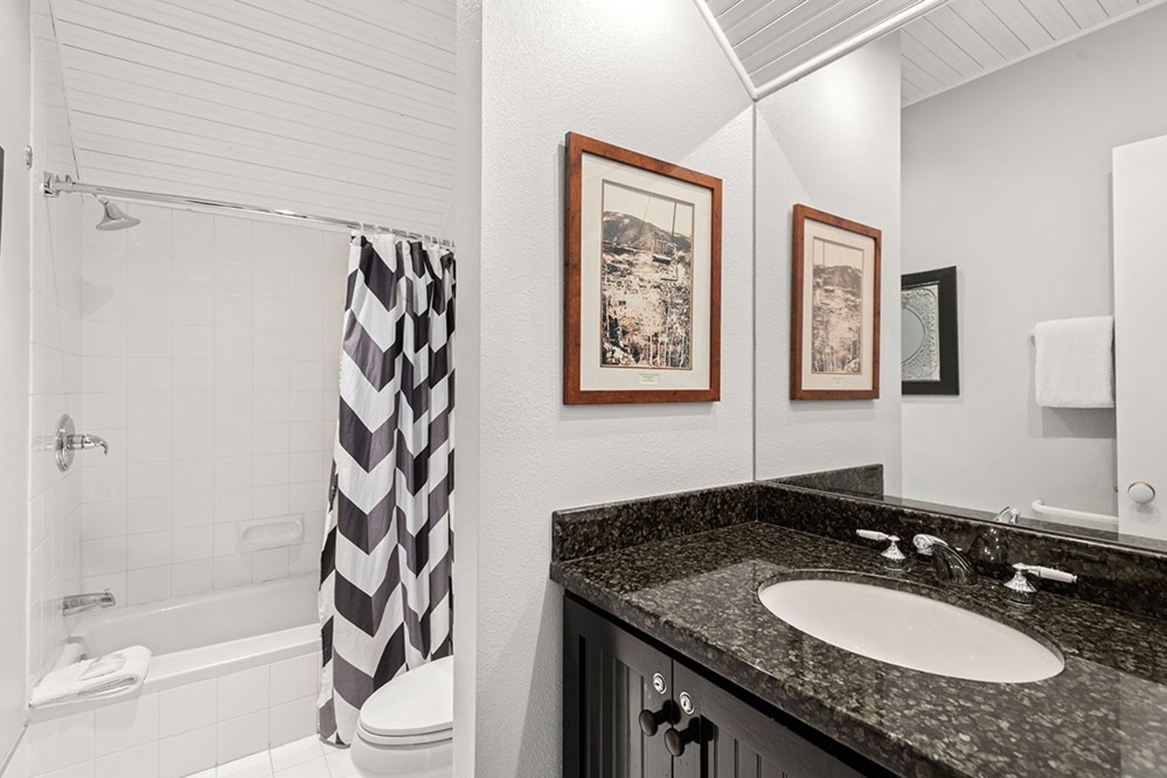 Premier Room Bathroom