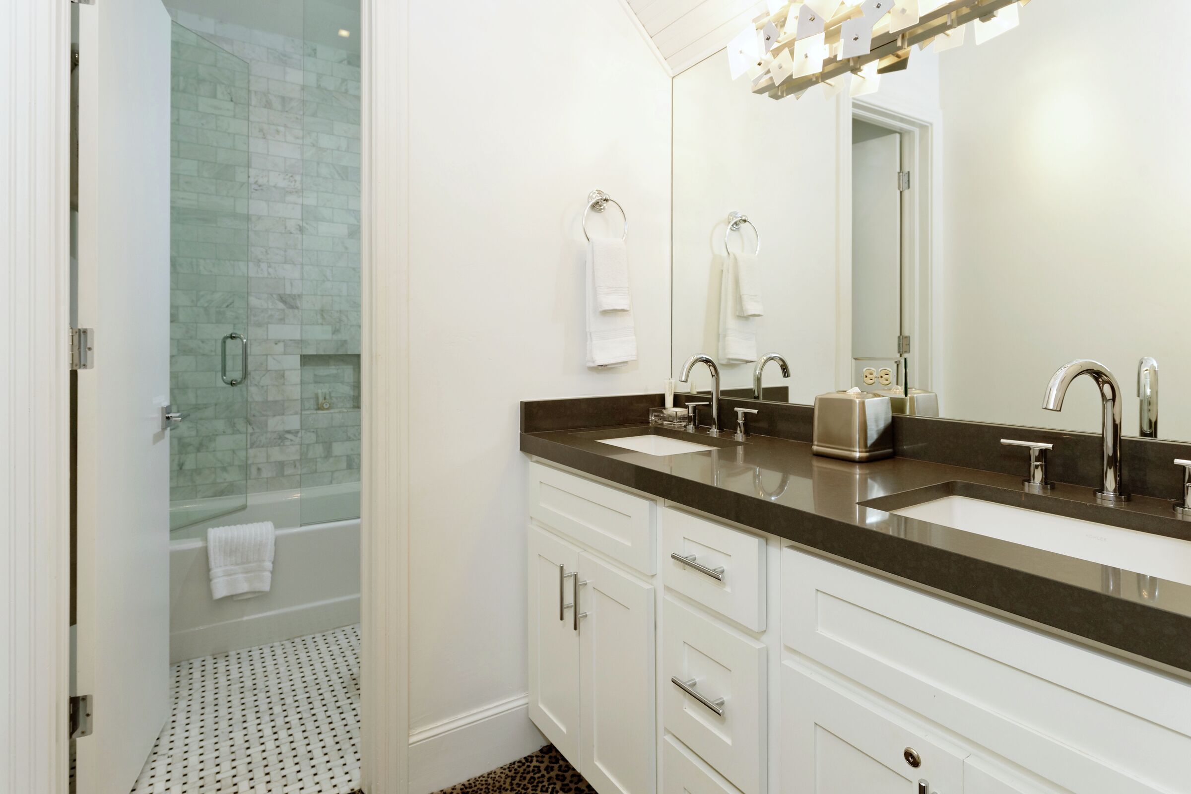 Premier Room Bathroom