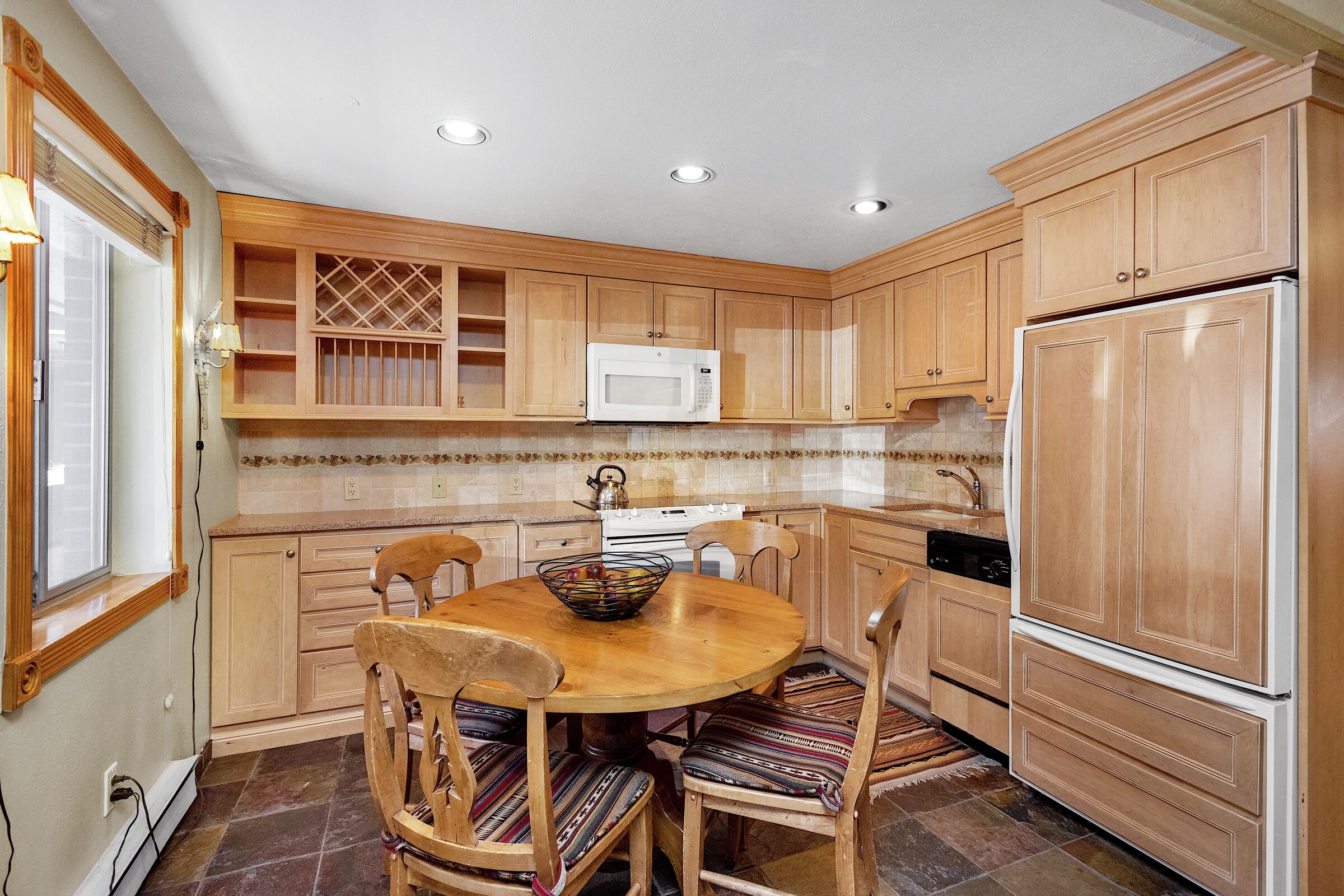 Dining Room & Kitchen