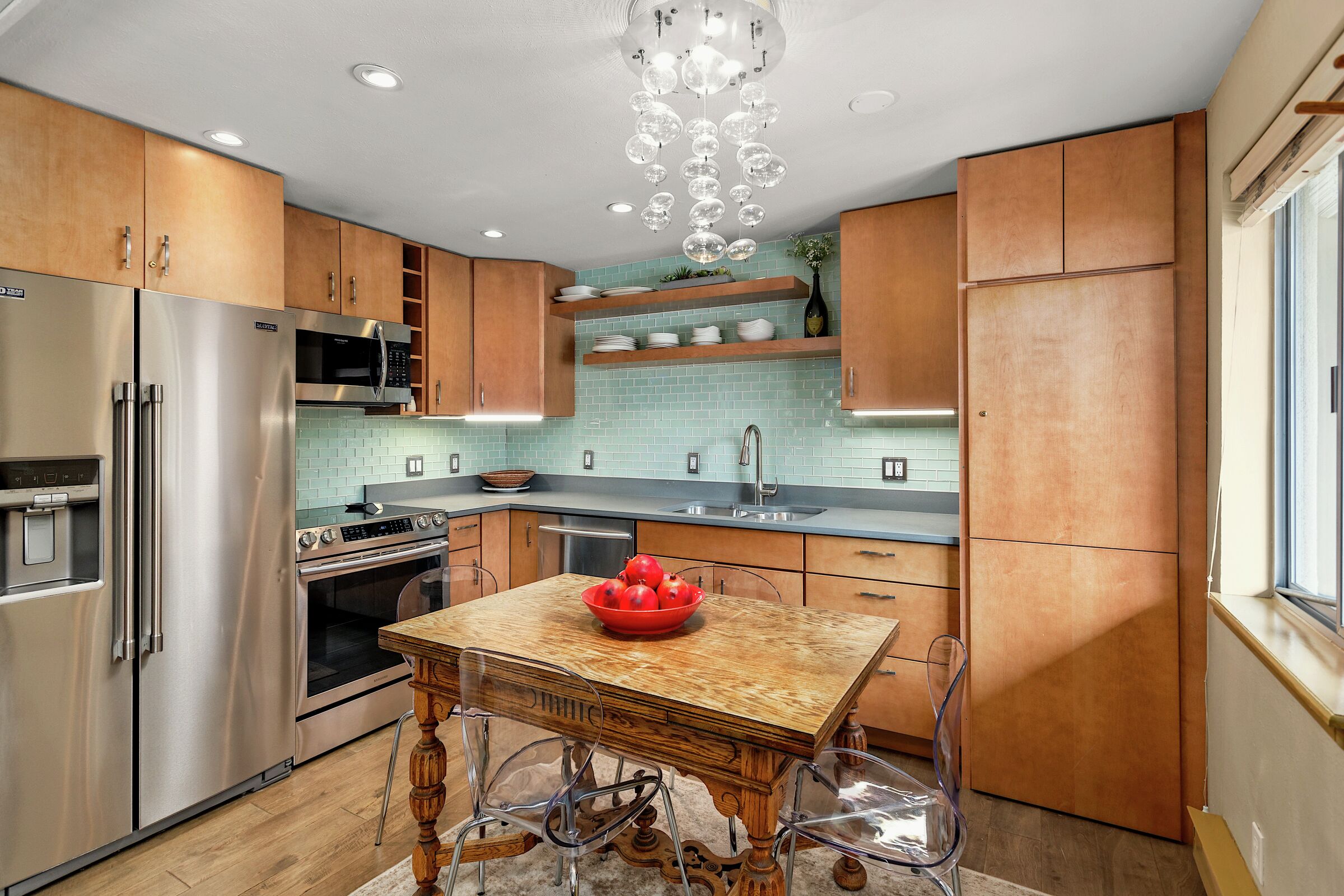 Dining Room & Kitchen