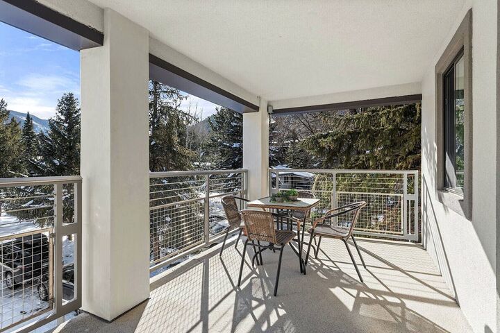 #301 - Balcony