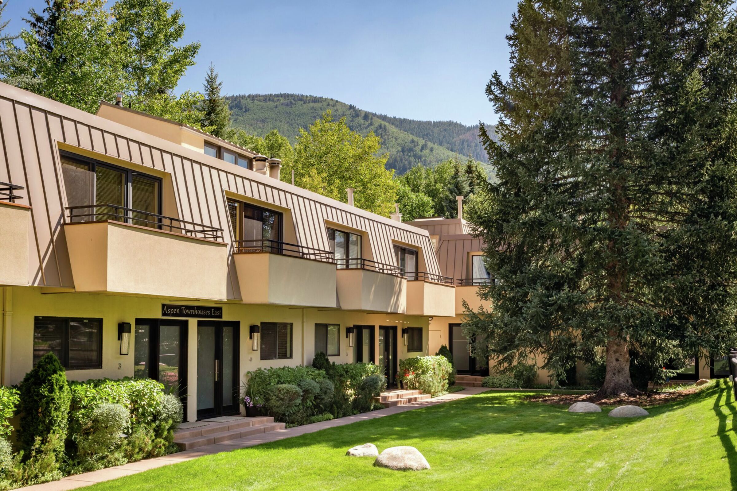Aspen Townhouse East