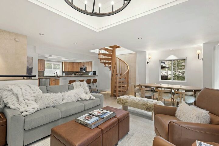 Living Area, Dining Area & Kitchen
