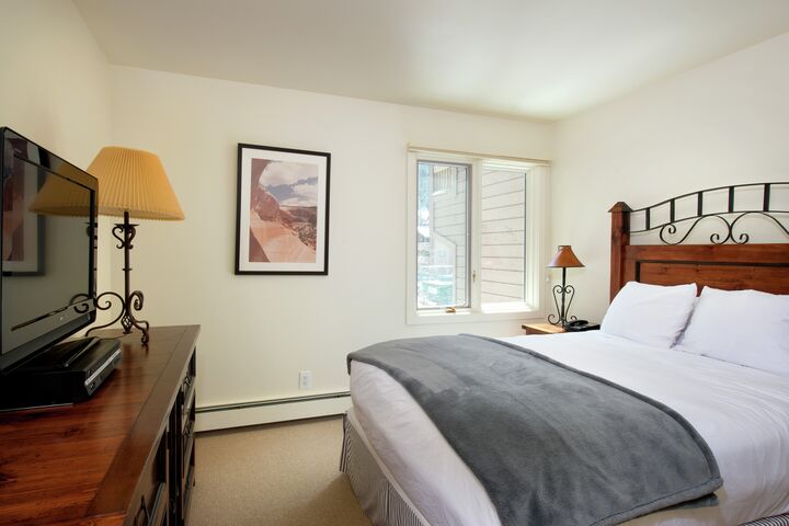 1 Bdrm Standard - Bedroom