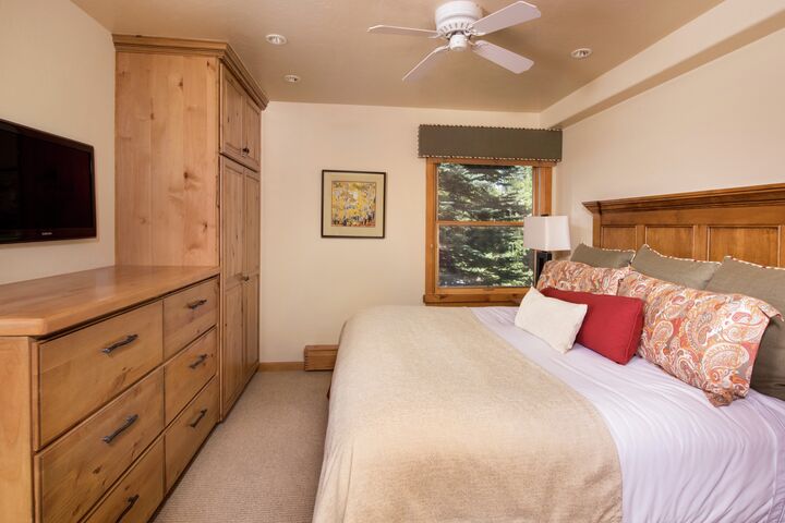 2 Bdrm Deluxe - Bedroom