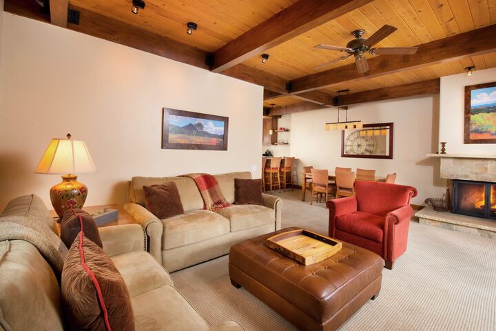 2 Bdrm Premier - Living Area & Dining Area