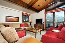 4 Bdrm Premier - Living Area
