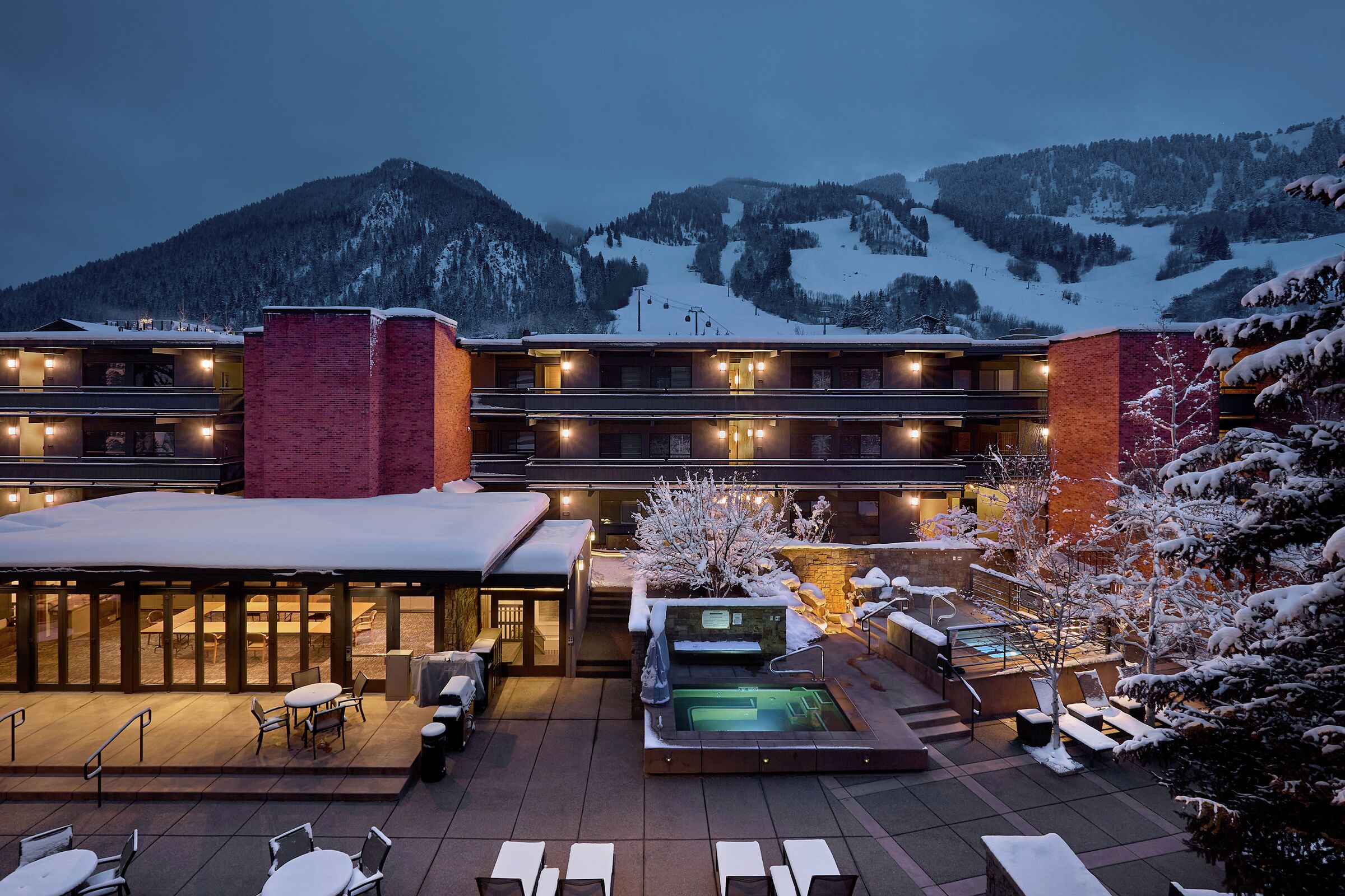 Outdoor Hot Tubs