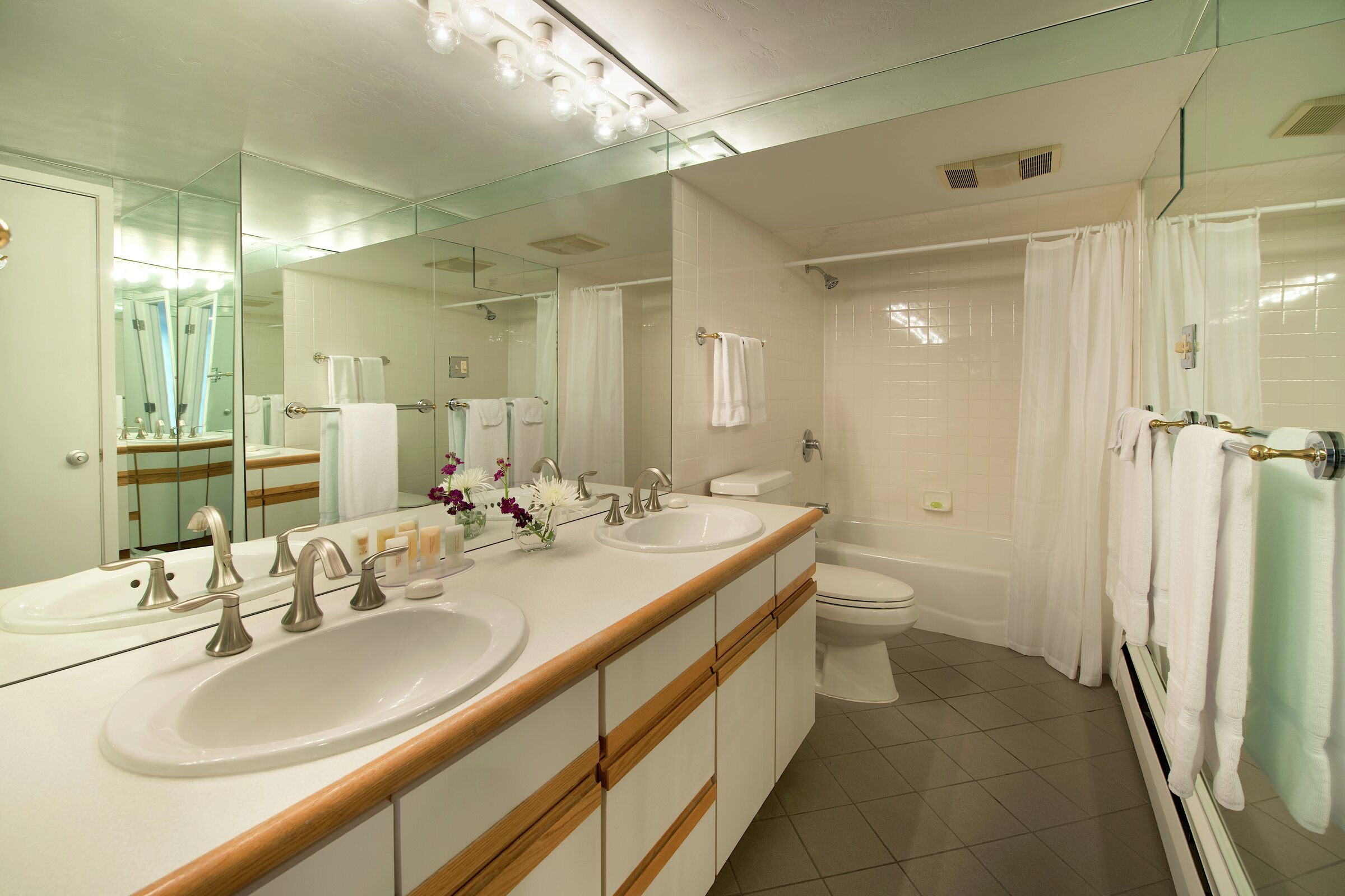 #101 - Bathroom
