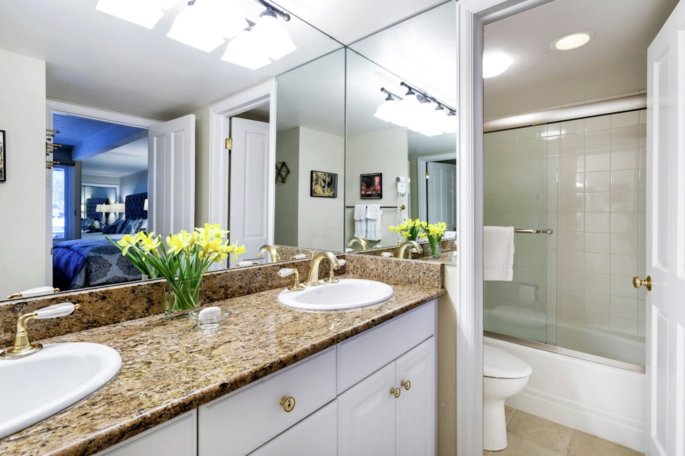 #204 - Master Ensuite Bathroom