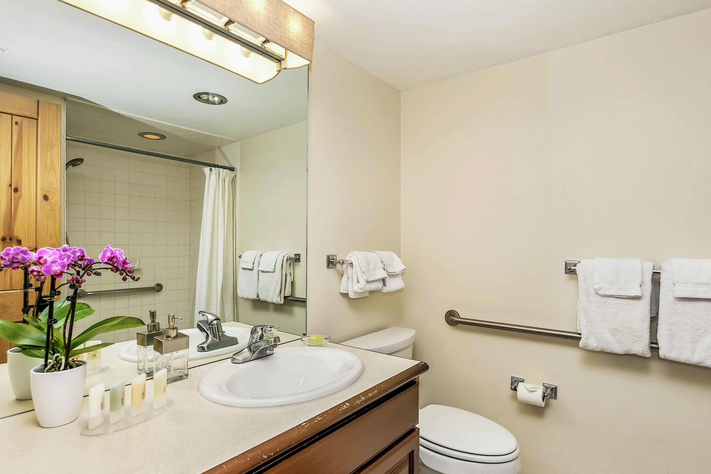 #206 - Bathroom