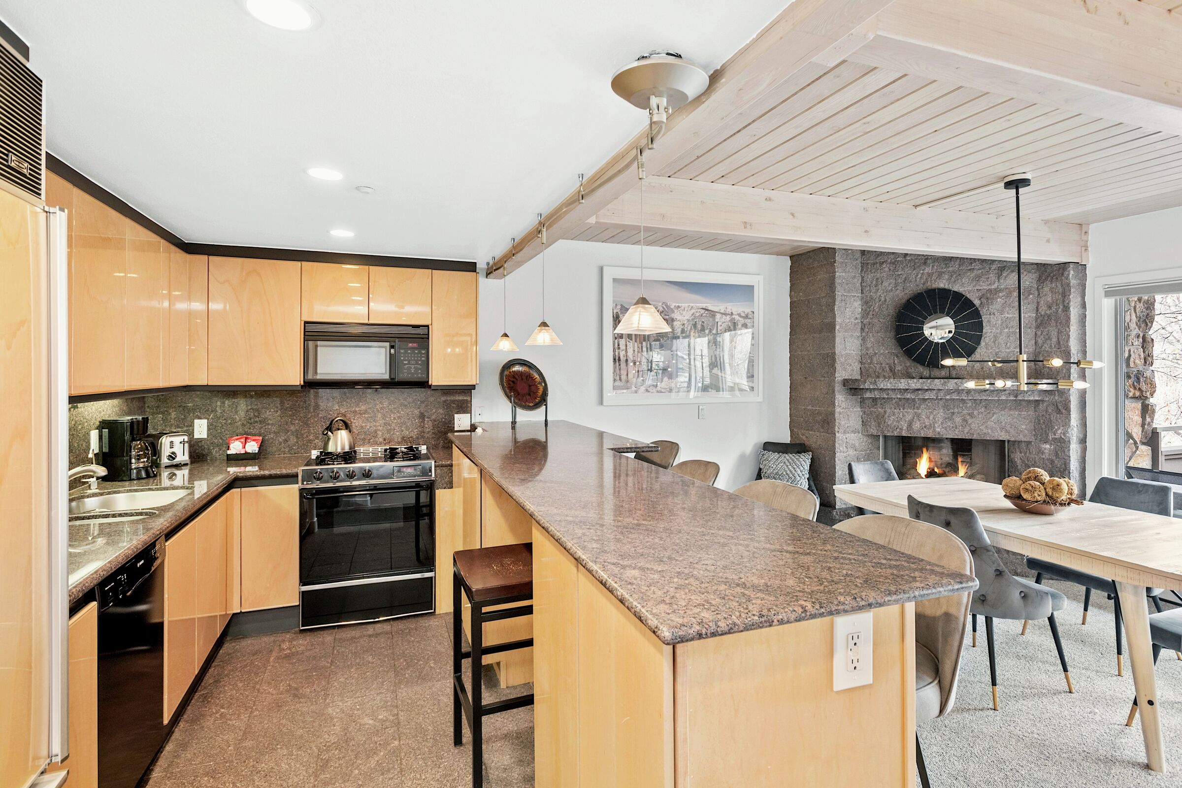 Dining Room & Kitchen
